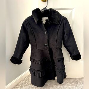 Girl’s dress coat.  Size 7. Machine wash. Faux fur
